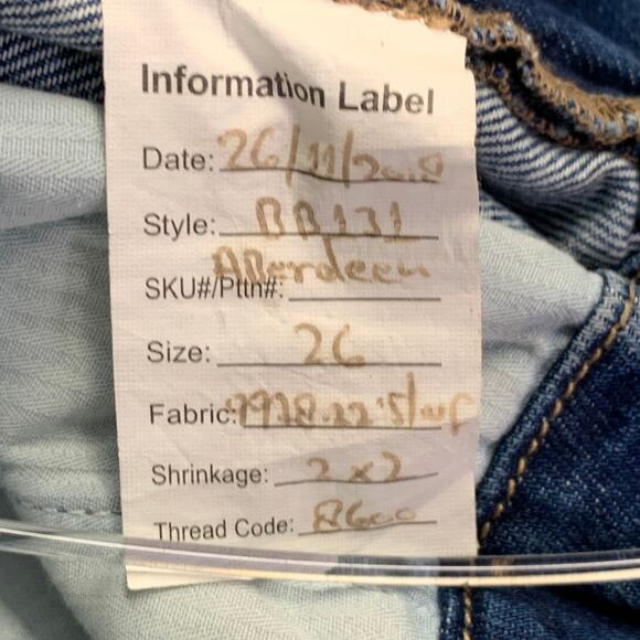 DL1961 Size 26 Blue Cotton Denim High Waisted Pleated Belted Jeans - Picture 5 of 5